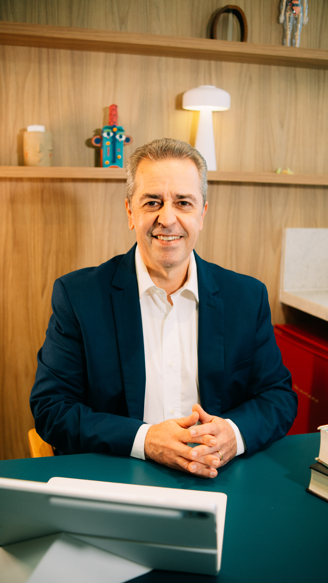 Dr. Luiz, médico especialista em cirurgia da face